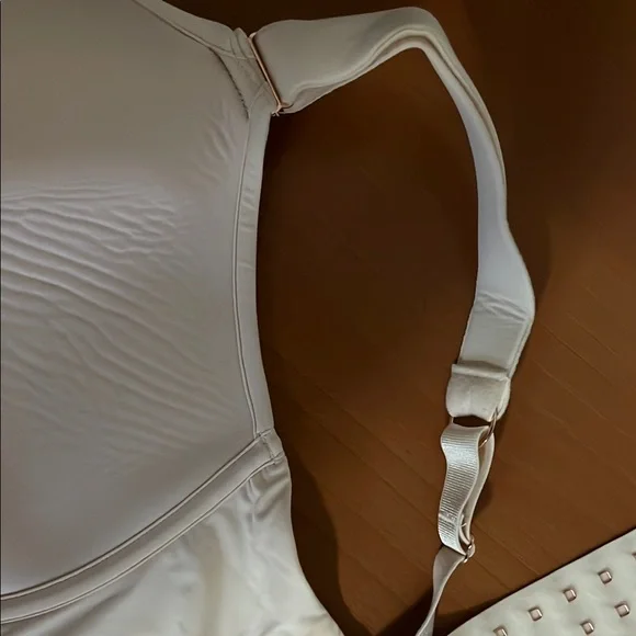 SHEFIT Cream Bra Intimates Sleepwear - Picture 11 of 12